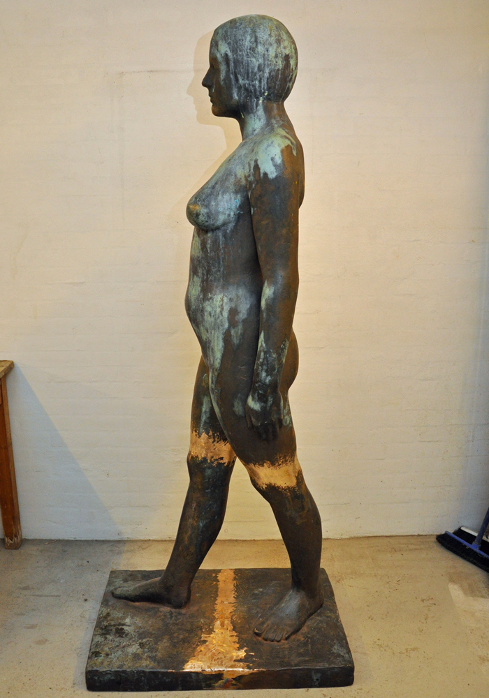 Bronzeskulptur af Keld Moseholm med brud svejset og ciseleret